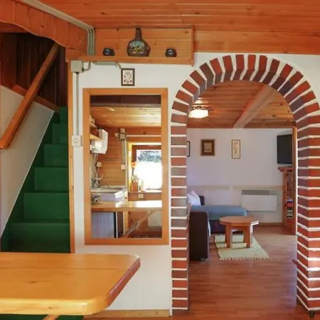 Fairytale - Peaceful Getaway Near Bled بيت للعطل زغورنجي