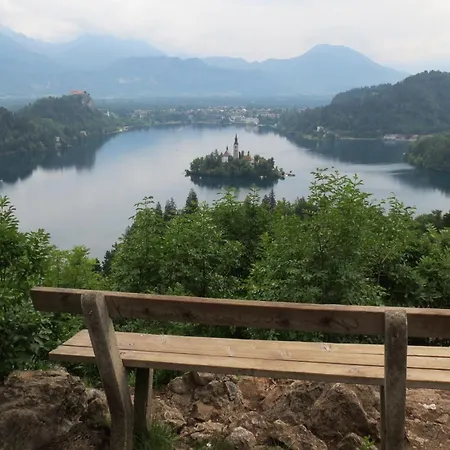 Fairytale - Peaceful Getaway Near Bled بيت للعطل *